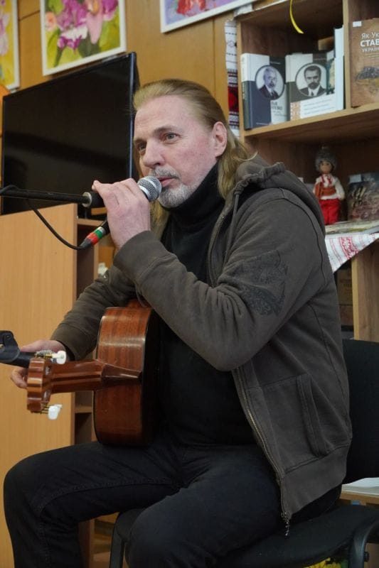 Літературно-музичний перформанс «Україна – назавжди!»