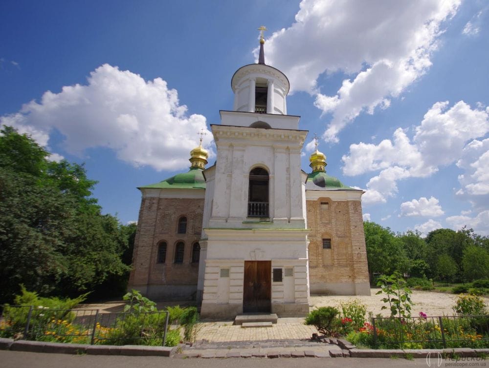 Пізніше церква Спаса стала усипальницею роду Мономахів.