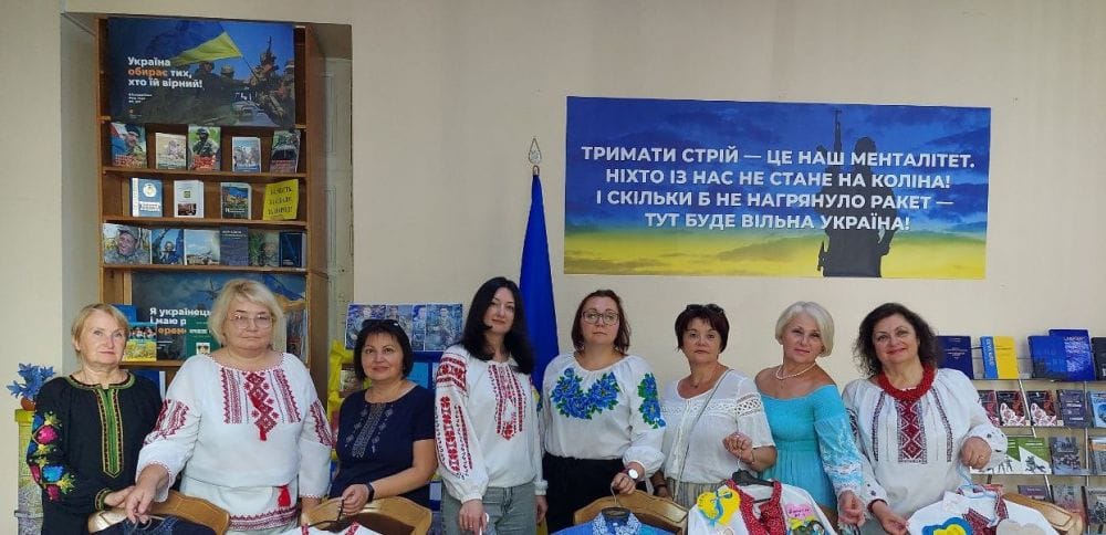 Одягни камуфляж-вишиванку – хай захищена буде душа…Педагоги гімназії-інтернату № 13 м. Київ