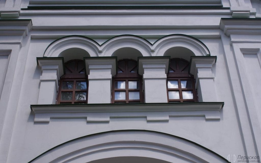 Вікна монастиря.