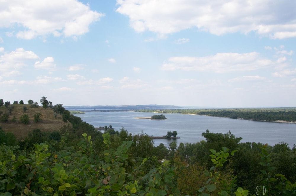 Вид з Тарасової гори на Дніпро