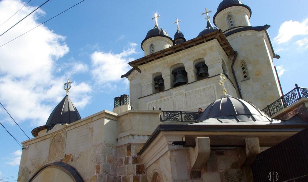 Архангело-Михайлівський Звіринецький монастир