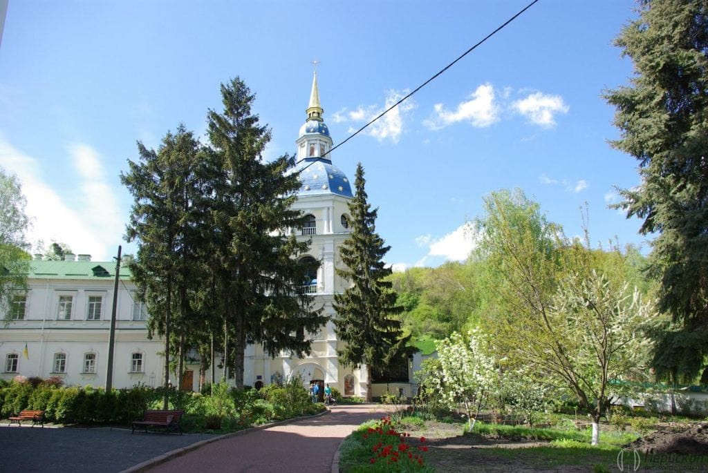 Монастирський двір, Георгіївський собор.