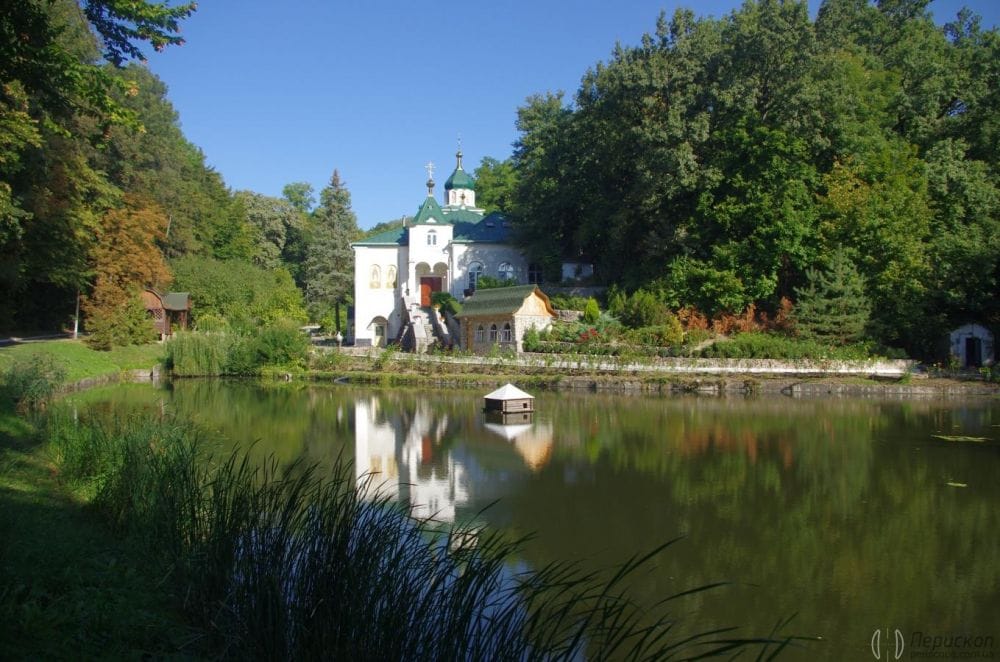 Храм Миколи Чудотворця, інший ракурс.