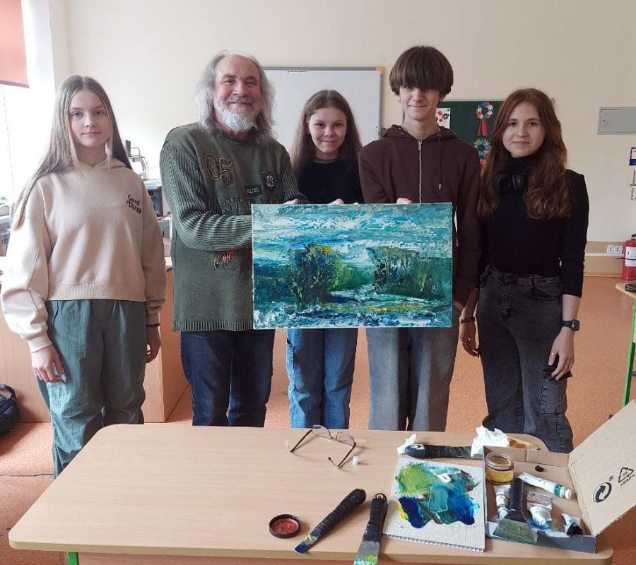 Просвітництво в дії: народний художник України Валерій Франчук і діти