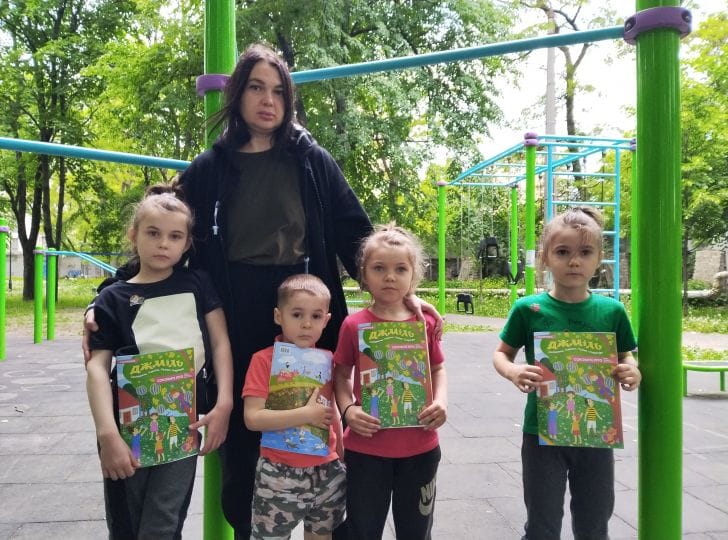 Кожна дитина «Джміль» читає. Бо естафета творчості триває!