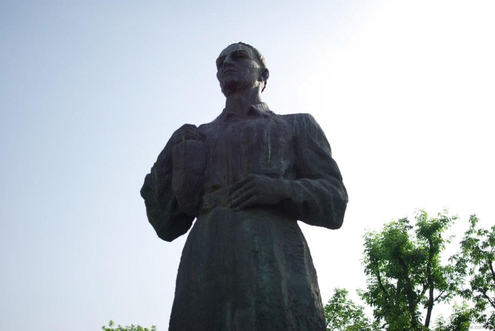 Пам'ятник Григорію Сковороді