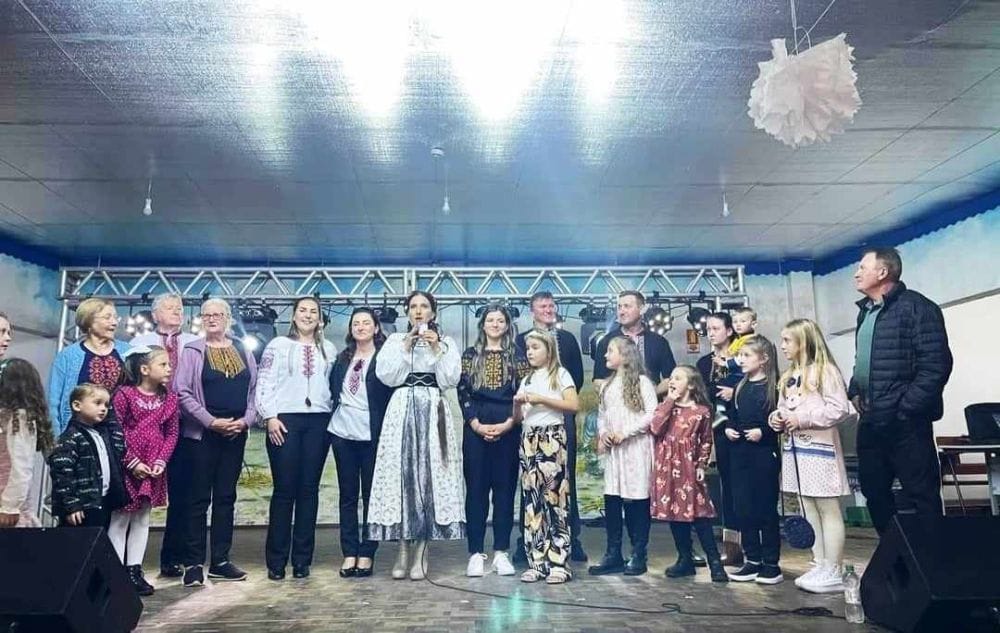 Амбасадорка української пісні два тижні співала українські пісні у Бразилії