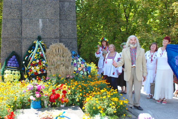 вірші на могилі Тараса Шевченка