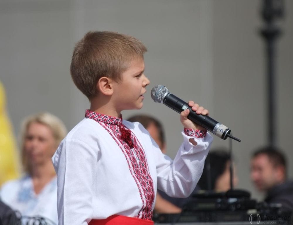 виступ хлопчика