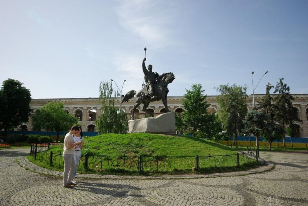 Пам'ятник Петру Сагайдачному