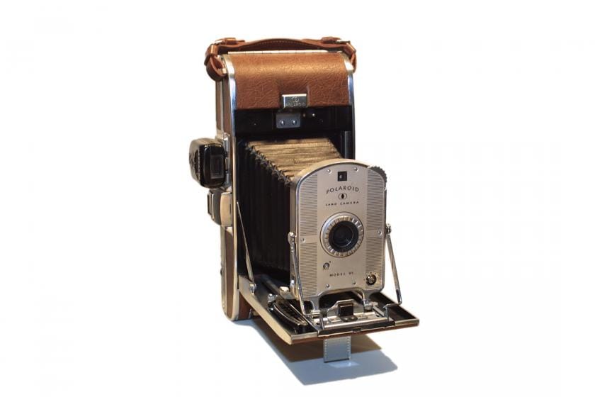 1948 року Polaroid створив фотоапарат для миттєвої фотографії «Polaroid Land-95».