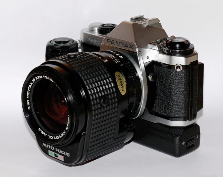 Pentax ME F. Перший у світі дзеркальний фотоапарат