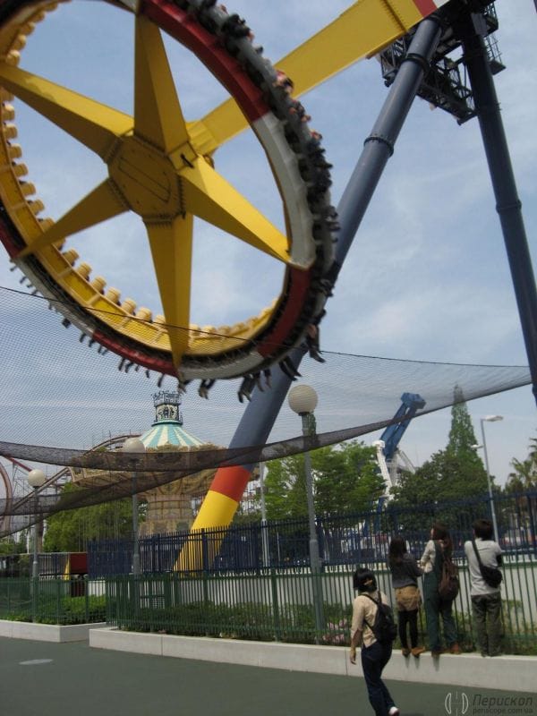 Парк Nagashima в Японії. Маятник