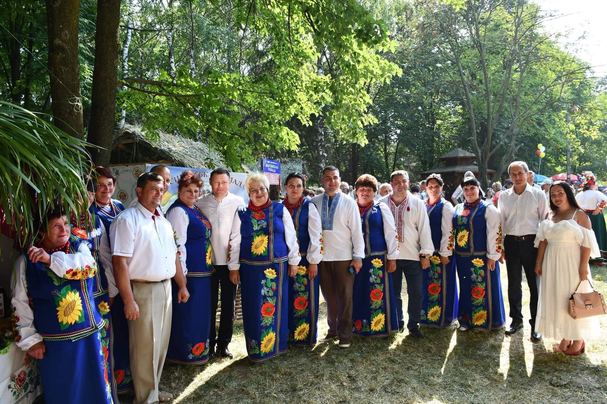 Учасники святкового концерту та гості