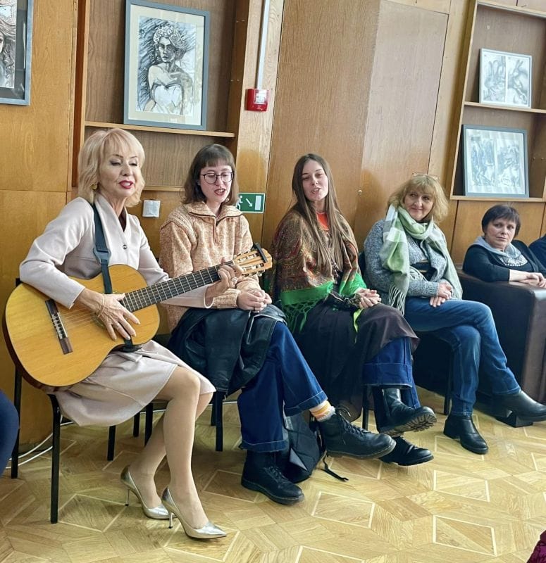 Презентація персональної виставки Марини Панасюк "Від серця до обрію невпинний рух"