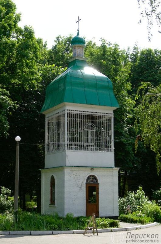 А це дзвіниця зараз, можна сказати, символічна