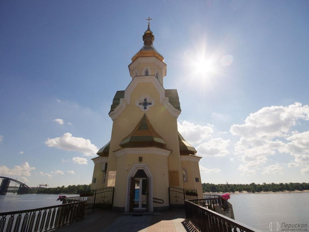 Храм святителя-чудотворця Миколая
