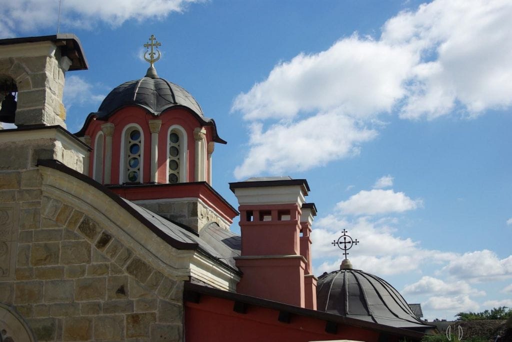 Права сторона Церкви Собору преподобних отців Звіринецьких.