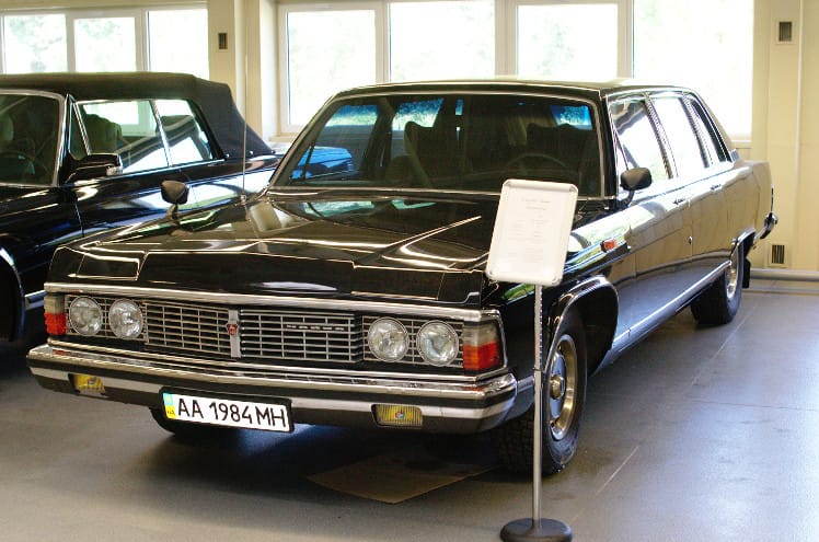 ГАЗ-1402 «Чайка» 1984 року Легковий седан