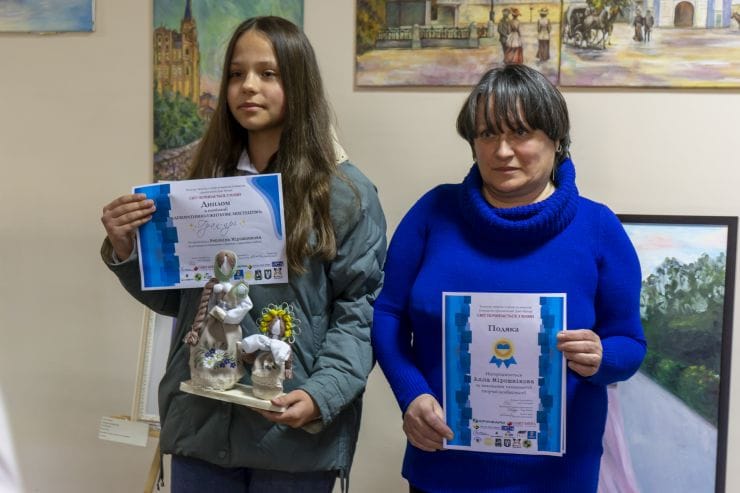 СВІТ ПОЧИНАЄТЬСЯ З МАМИ!
