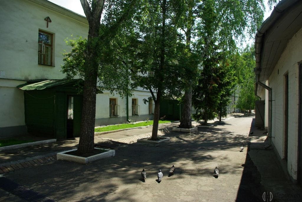 Знову келії