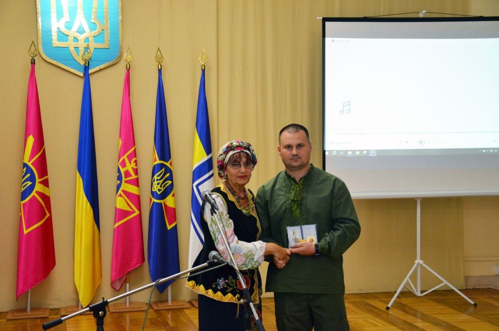 Патріотична артзустріч Незалежній Україні – наша шана нині і навік! Вручення нагороди Сергію Корню.