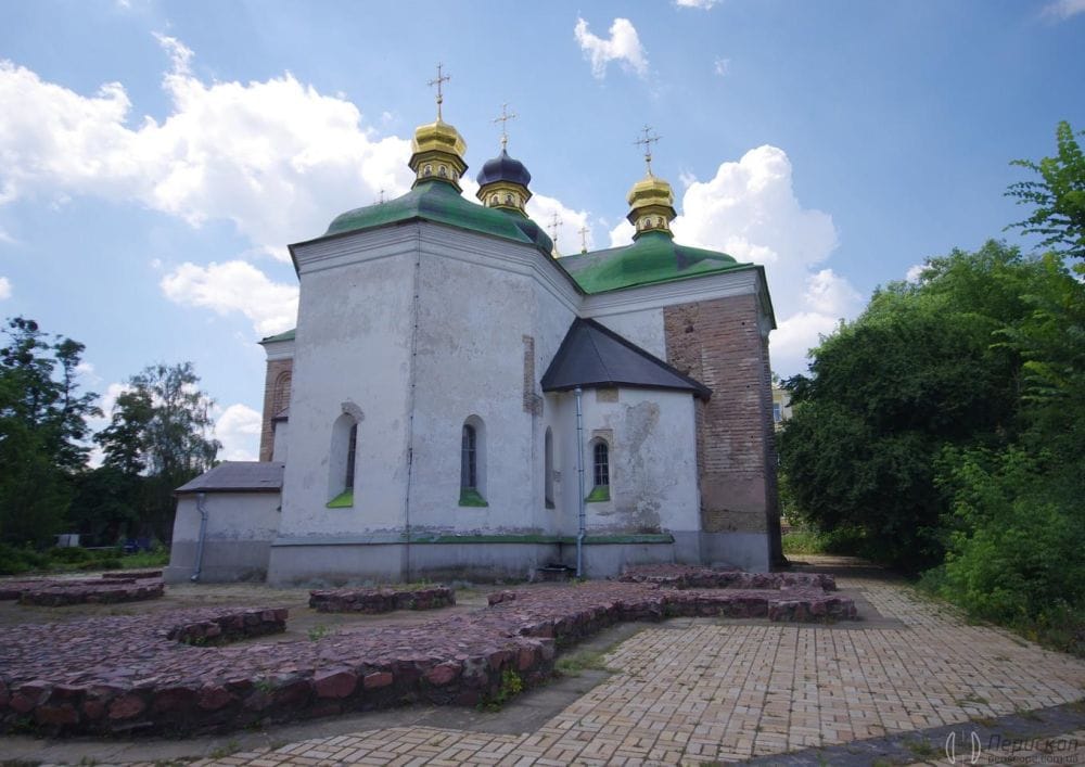 Хоча церква охороняється законом та має статус пам'ятки архітектури.