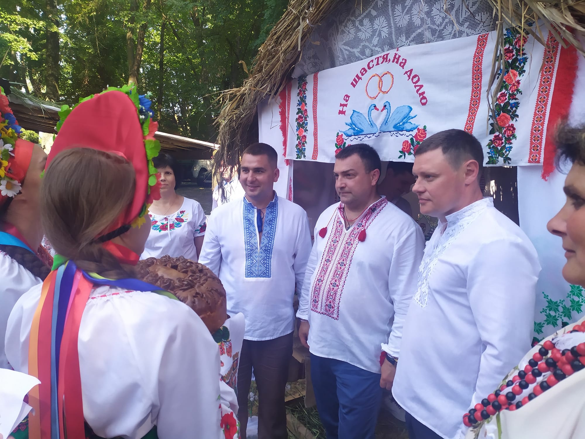 За традицією зустрічаємо з хлібом сілью