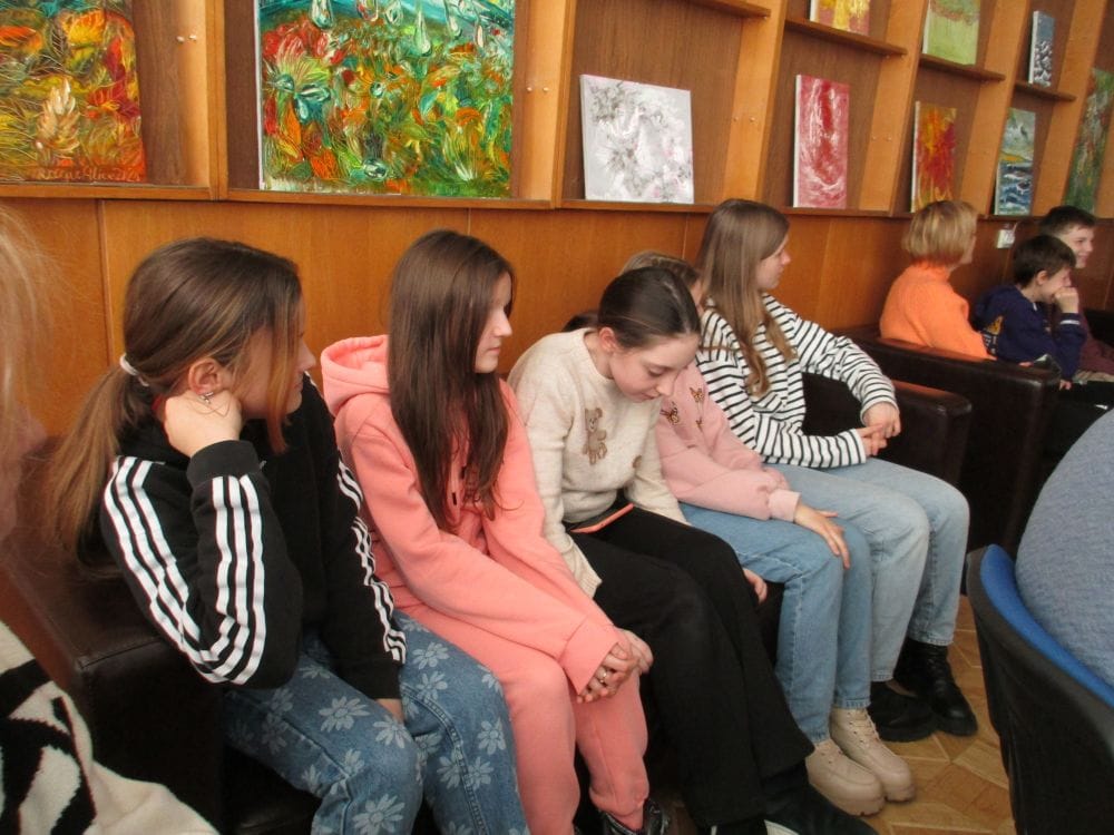 Ввідкриття персональної виставки "Модерн щастя" художниці Аліси Анісімової. Глядачі