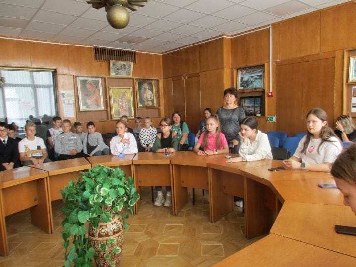 учасники закруглим столом