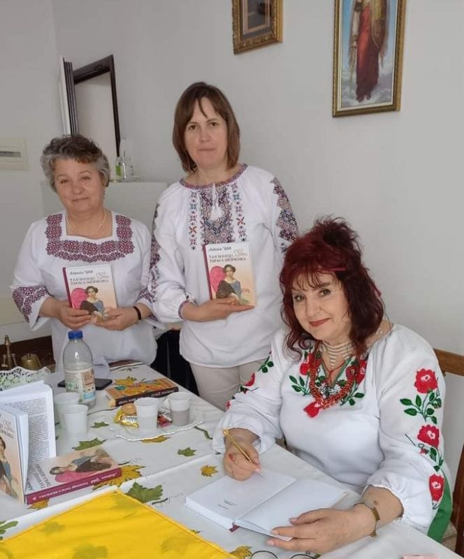 З Шевченком і Україною в серці доброчинний тур Європою. 24. Автограф сесія в УГКЦ в Болоньї.