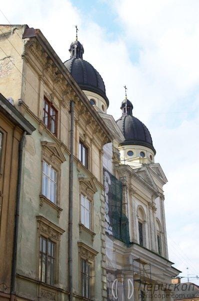 центр Львова Преображенська церква