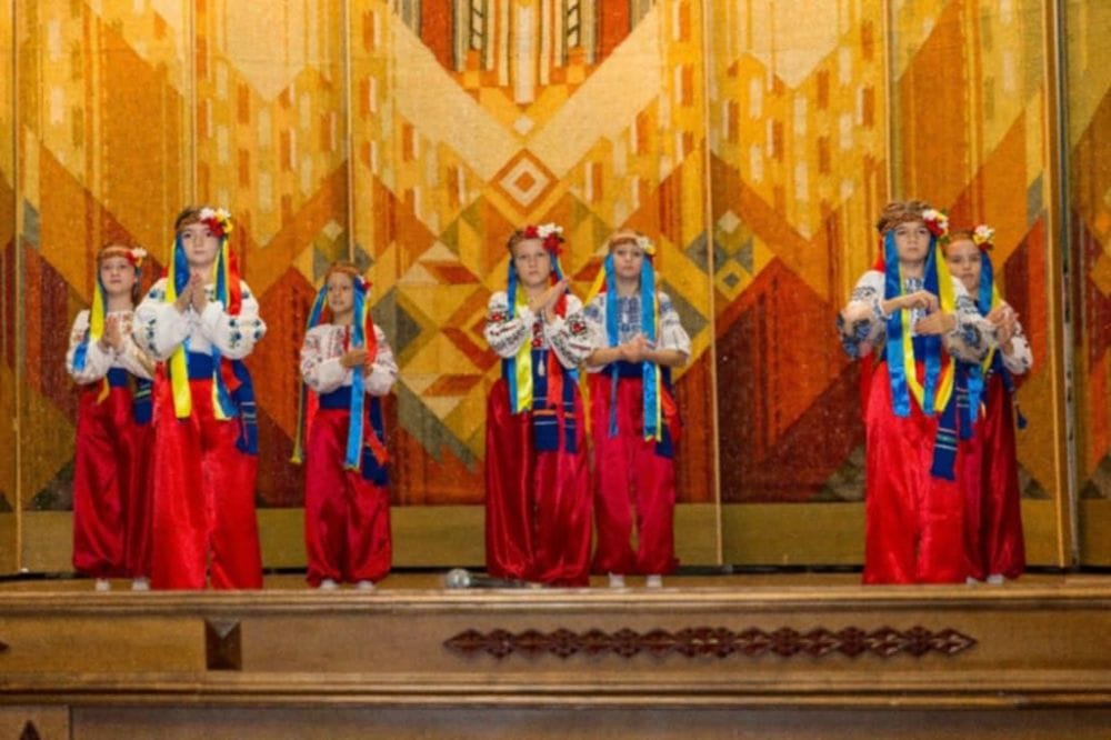 У Карпатах ходить осінь…