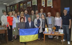 «Лицарю честі і добра» присвячується