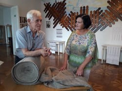 Традиції. Червоними та синіми нитками…