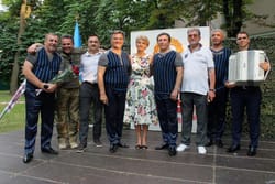 Пісня лікує: 25-й марафон музикотерапії у Головному військовому клінічному госпіталі