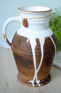 Баба і глечик молока