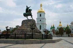 Урок про сучасних авторів та українську поезію