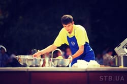 Шеф - кухар Віктор Перехрест