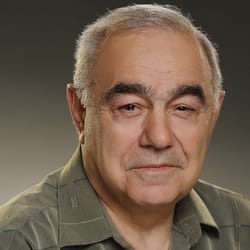 Прем’єра вистави «Сторонні серед нас» за п’єсою сучасного канадського драматурга Аарона Бушковськи.