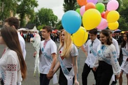 Свято останнього дзвоника у спеціалізованій школі №96