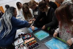 Чарівні візерунки на воді: майстер-клас турецького мистецтва ебру