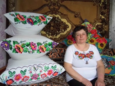 Майстриня вишивки