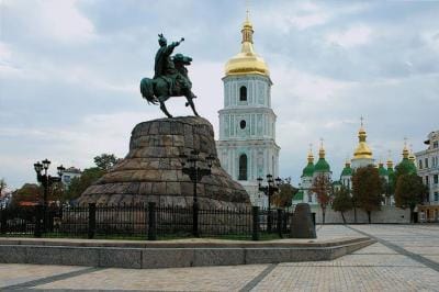 Урок про сучасних авторів та українську поезію