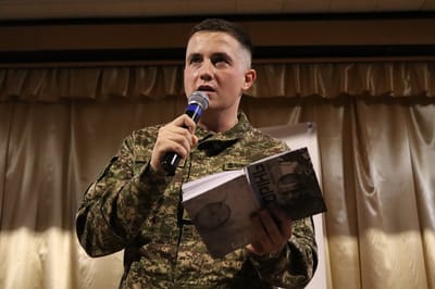 Український репер, поет, військовослужбовць Артем Лоїк