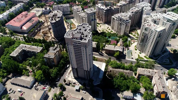 Була у києві вулиця патріса лумумби…