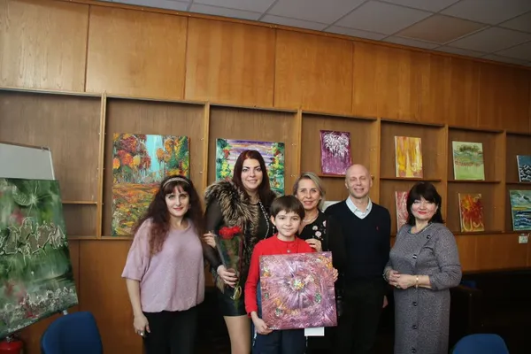 Відкриття персональної виставки "Модерн щастя" художниці Аліси Анісімової