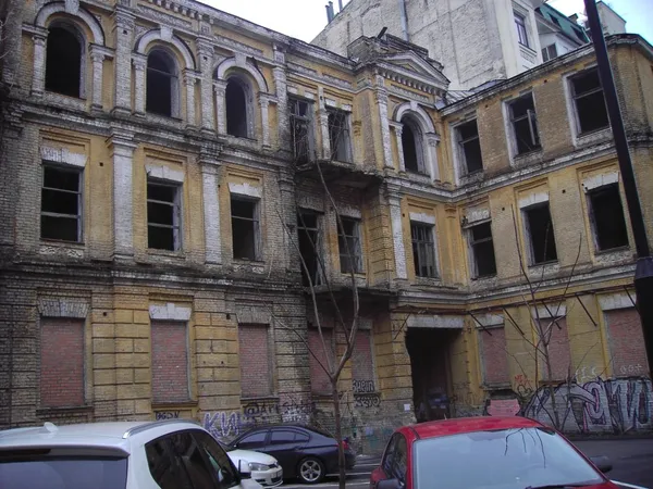 Будинок Сікорського: ганьба чи слава України?