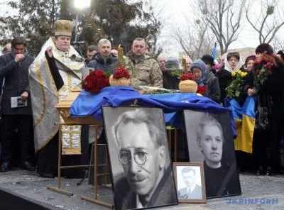 Перепоховання Олександра Олеся та його дружини Віри Кандиби